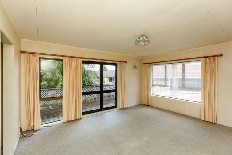 Photo of property in 8a Keats Place, Whalers Gate, New Plymouth, 4310