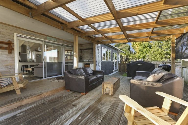 Photo of property in 47 Cumberland Street, Merrilands, New Plymouth, 4312