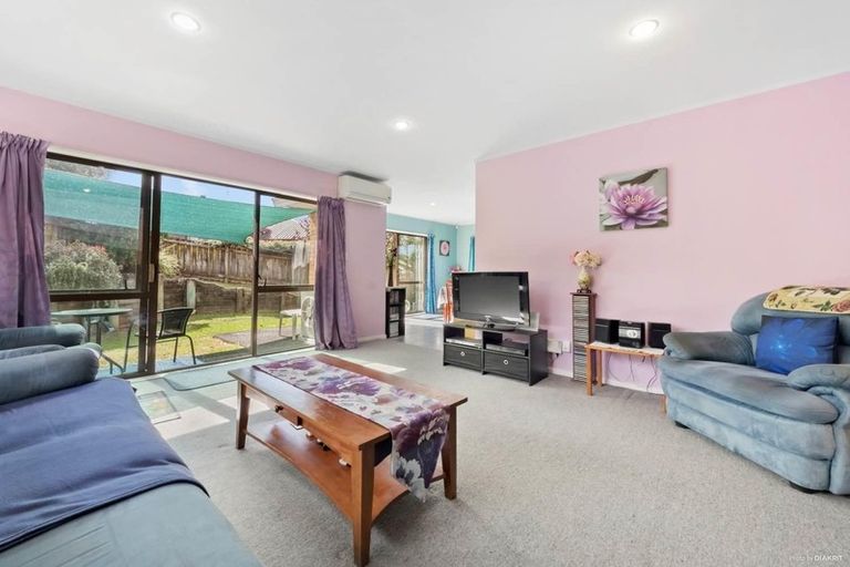 Photo of property in 9 Milan Drive, Glen Eden, Auckland, 0602
