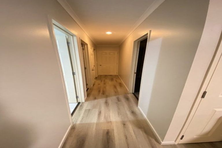 Photo of property in 10 San Bernadino Drive, Henderson, Auckland, 0612