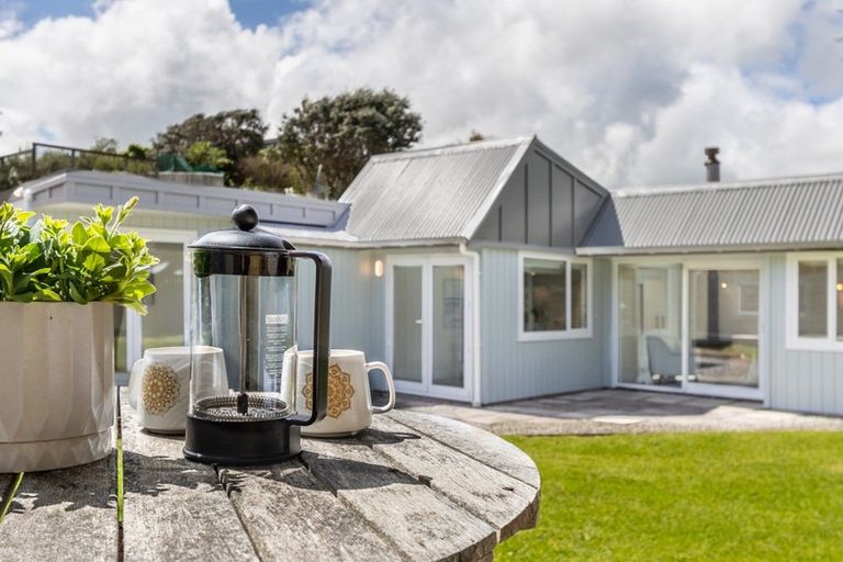 Photo of property in 3b Kowhai Street, Otaki Beach, Otaki, 5512