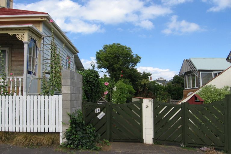 Photo of property in 2 Spring Street, Devonport, Auckland, 0624