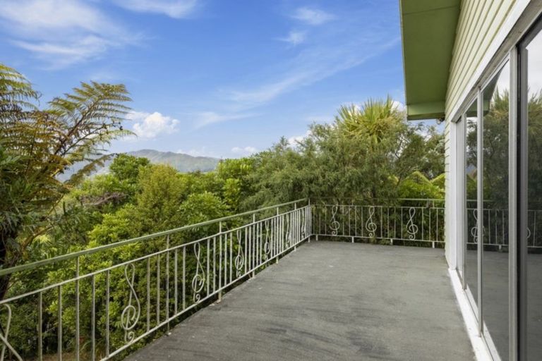 Photo of property in 10 Bedford Grove, Kelson, Lower Hutt, 5010