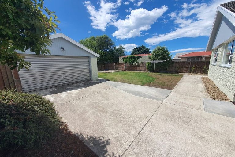 Photo of property in 150 Queenspark Drive, Parklands, Christchurch, 8083