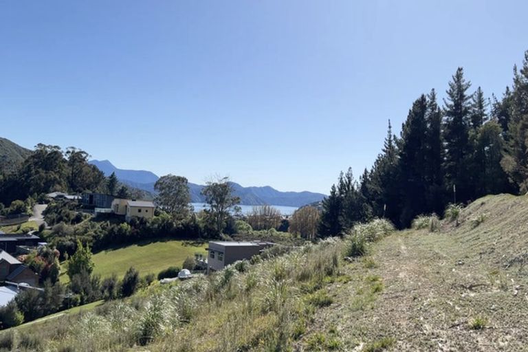 Photo of property in 10 Raukura Rise, Picton, 7220