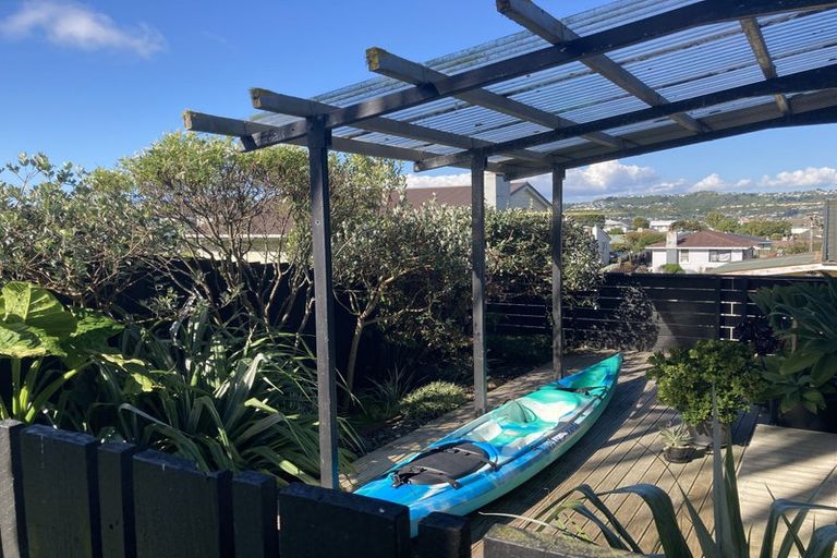 Photo of property in 5a Ron Parlane Place, Titahi Bay, Porirua, 5022