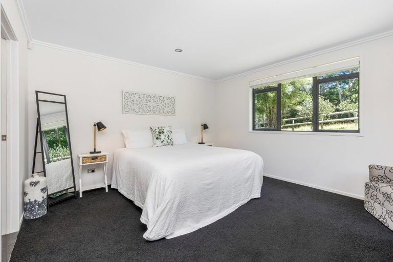 Photo of property in 100 Kauri Crescent, Waimauku, Kumeu, 0891