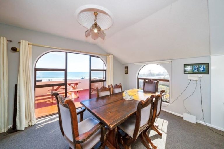 Photo of property in 10 Messenger Terrace, Oakura, 4314