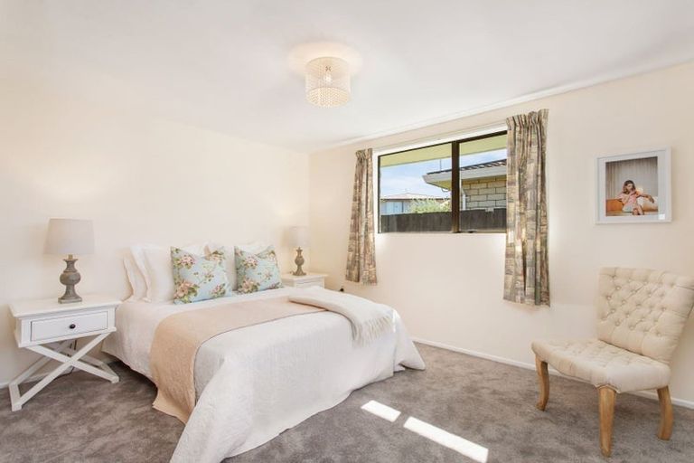 Photo of property in 11 Rolfe Place, Bishopdale, Christchurch, 8053