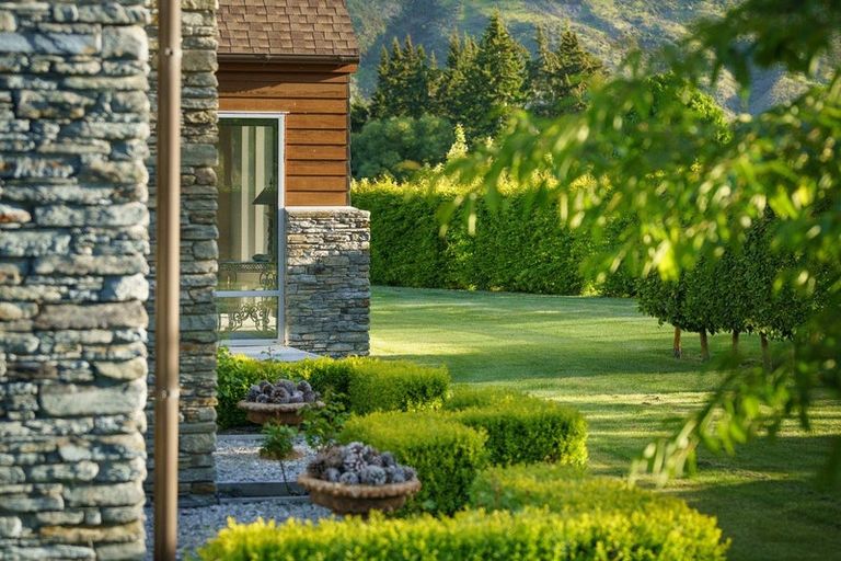 Photo of property in 4 Ellen Johnson Terrace, Lake Hayes, Queenstown, 9371