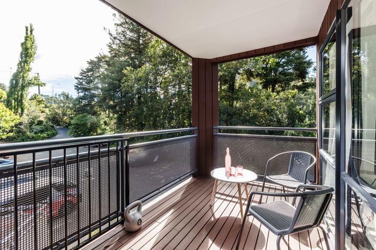 Photo of property in 13/3 The Avenue, Albany, Auckland, 0632