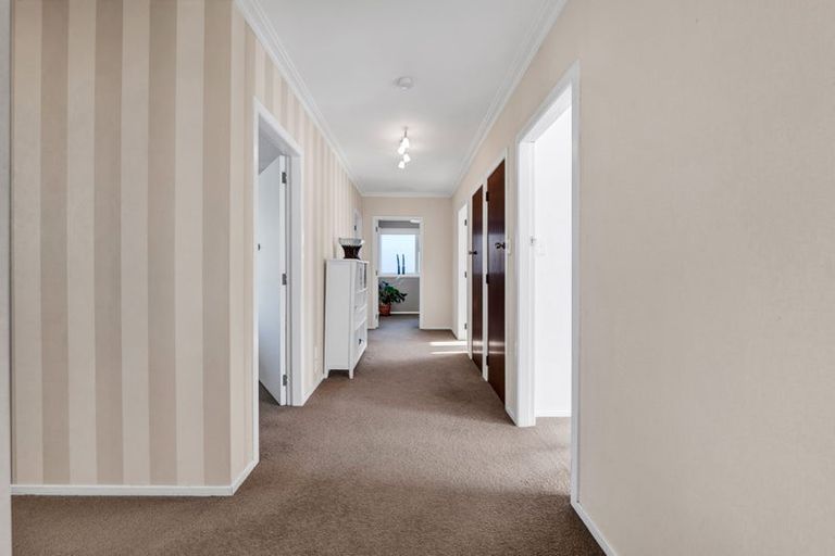 Photo of property in 17 Dives Avenue, Hawera, 4610