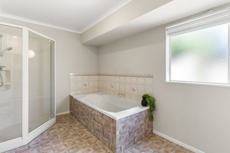 Photo of property in 40 Tralee Terrace, Dannemora, Auckland, 2016