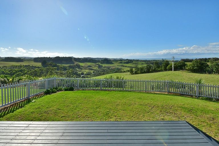 Photo of property in 21 Shine Road, South Head, Helensville, 0874