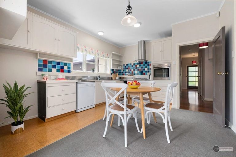 Photo of property in 51 Oxford Terrace, Hutt Central, Lower Hutt, 5011