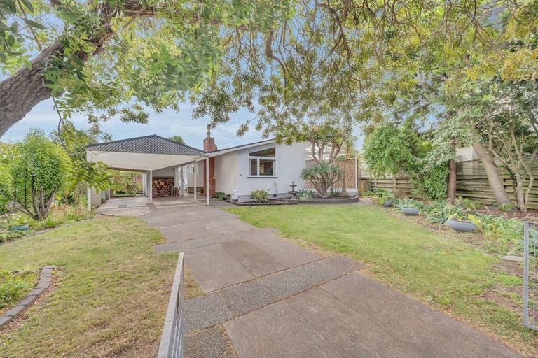 Photo of property in 42 Church Road, Taradale, Napier, 4112