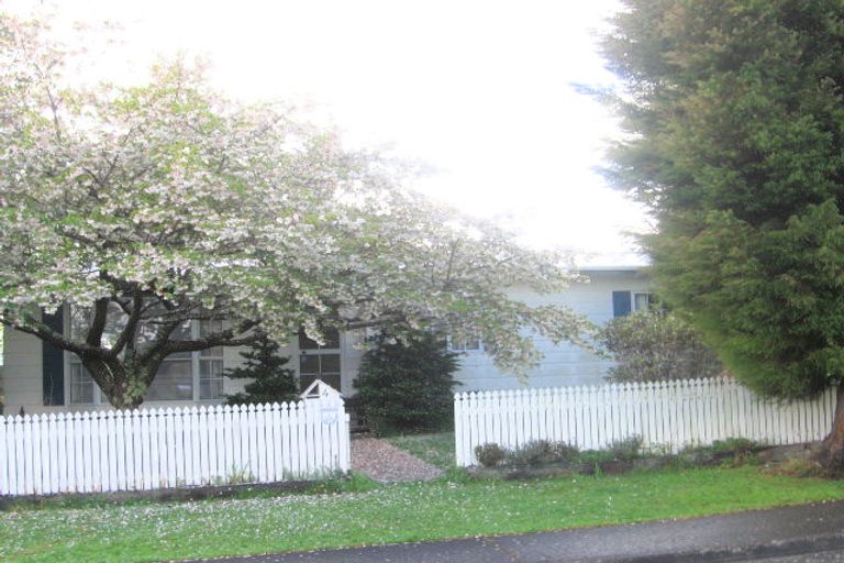 Photo of property in 4 Pharoah Place, Pomare, Rotorua, 3015