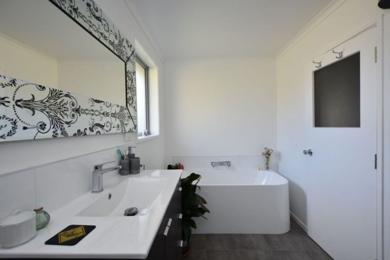 Photo of property in 143 Price Road, Branxholme, Invercargill, 9874