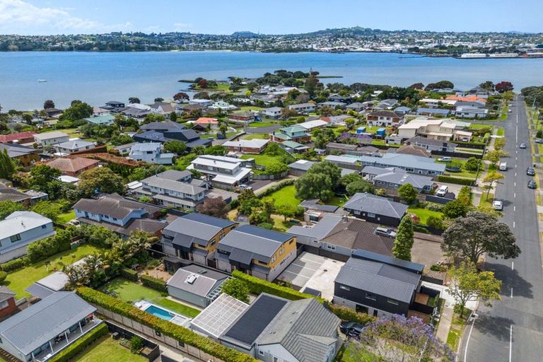 Photo of property in 41 Shortt Avenue, Mangere Bridge, Auckland, 2022