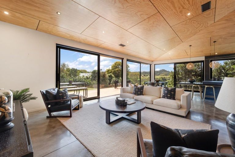 Photo of property in 27 Brownhill Road, Whitford, Manurewa, 2576