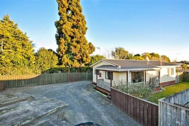 Photo of property in 18a Douglas Crescent, Fairfield, Hamilton, 3214