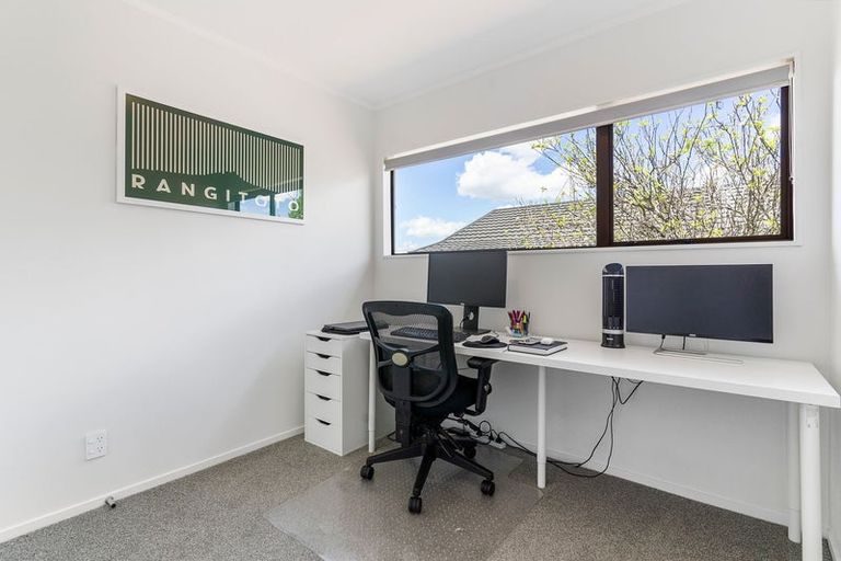 Photo of property in 2/136 Barrack Road, Mount Wellington, Auckland, 1060