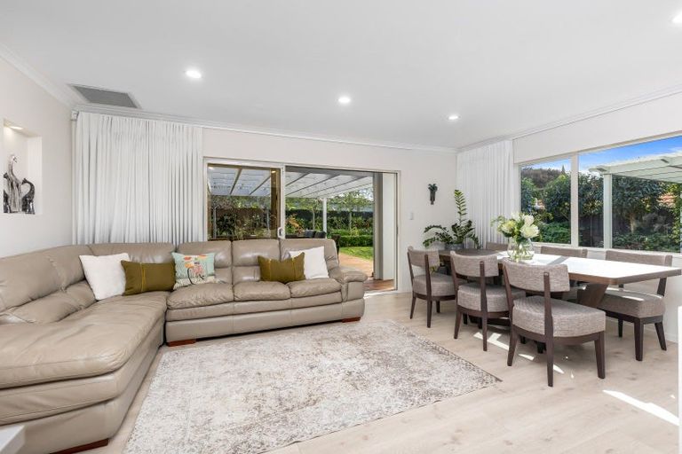 Photo of property in 17 Te Wharau Drive, Greenhithe, Auckland, 0632