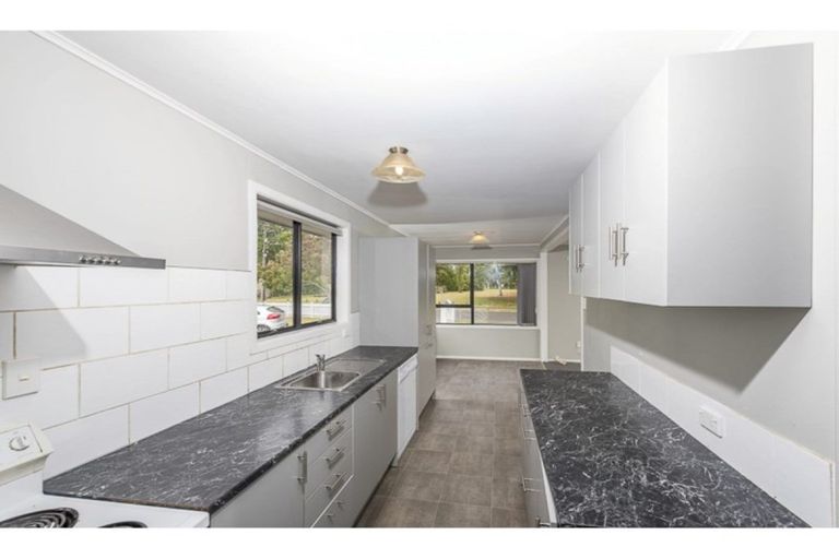 Photo of property in 13 Kamaka Road, Mangere Bridge, Auckland, 2022