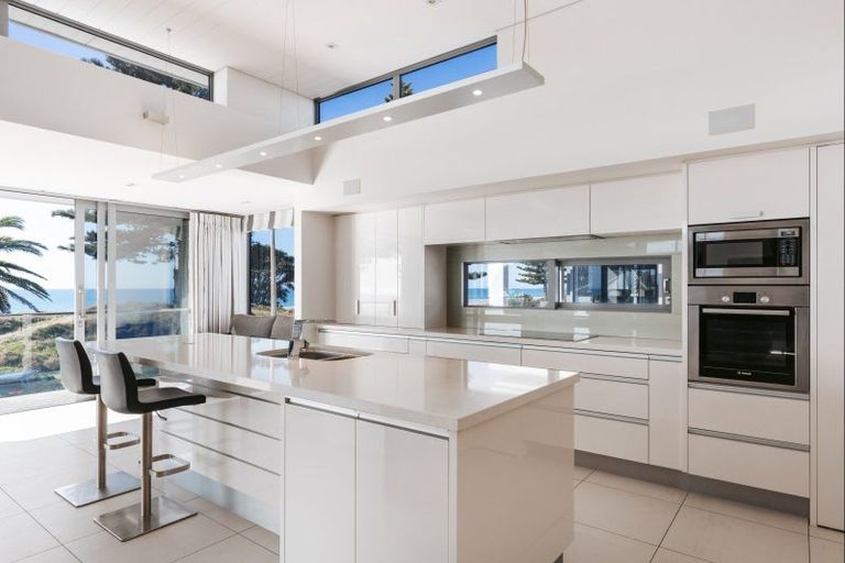 Photo of property in 81 Marine Parade, Mount Maunganui, 3116