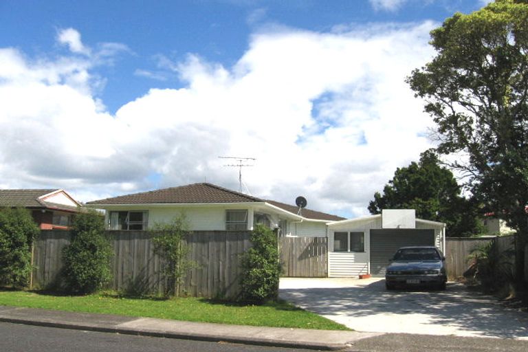 Photo of property in 19 Uppingham Crescent, Hillcrest, Auckland, 0627