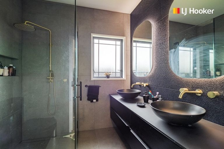 Photo of property in 34 Sunninghurst Drive, Fairfield, Dunedin, 9018