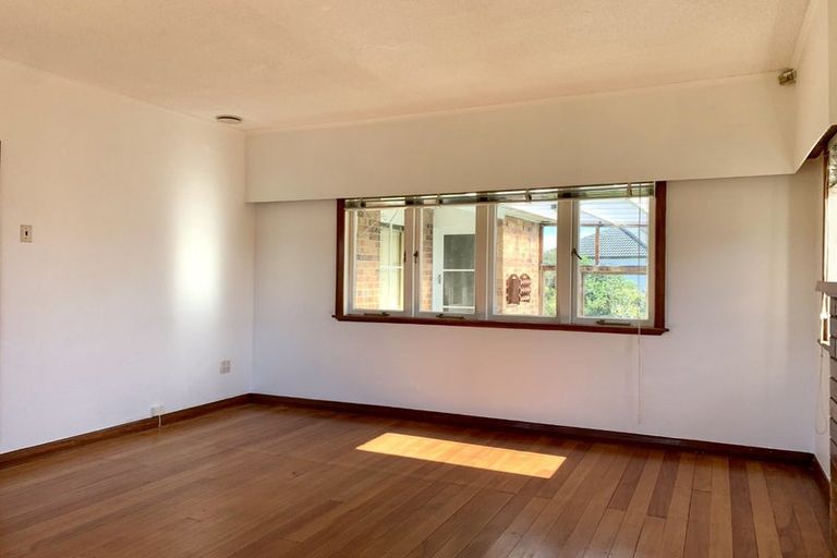 Photo of property in 86 Mcleod Road, Te Atatu South, Auckland, 0610