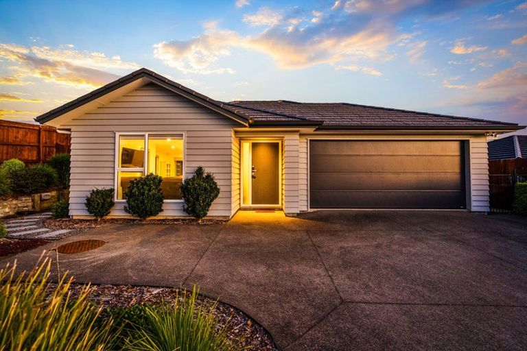 Photo of property in 55 Accolage Boulevard, Kumeu, 0810