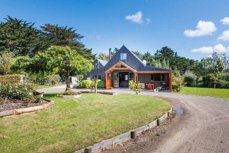 Photo of property in 237 Ngaio Road, Halcombe, Palmerston North, 4479