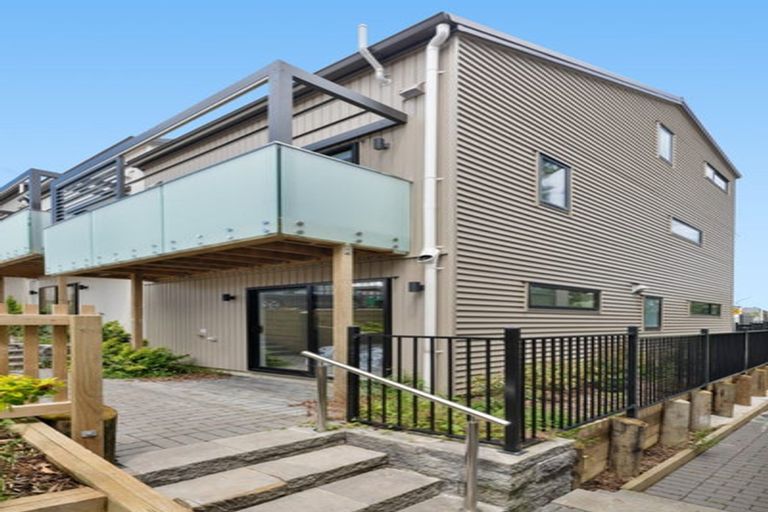 Photo of property in 5/237 Swanson Road, Henderson, Auckland, 0610