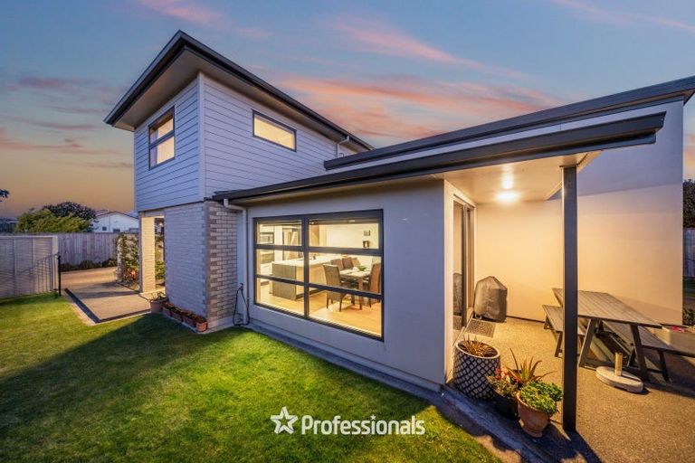 Photo of property in 8a Glen Iris Grove, Woburn, Lower Hutt, 5010