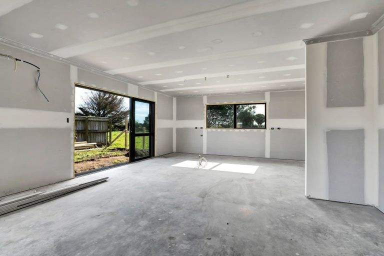 Photo of property in 603a Haowhenua Place, Hawera, 4674