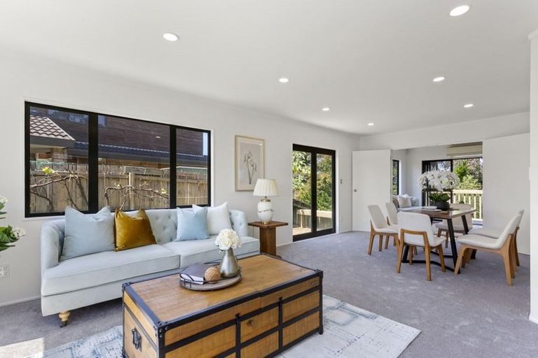 Photo of property in 36 Lorikeet Place, Unsworth Heights, Auckland, 0632