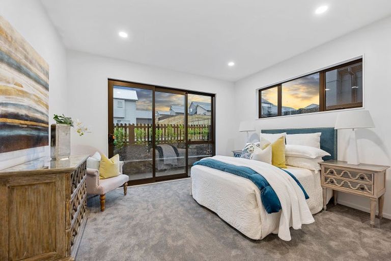 Photo of property in 32 Paparahi Place, Wainui, Silverdale, 0992