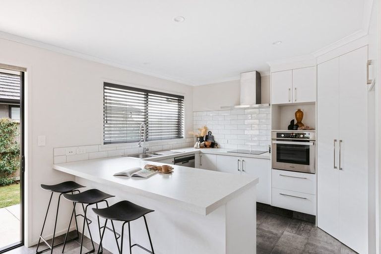 Photo of property in 10 Fearnley Grove, Pyes Pa, Tauranga, 3112