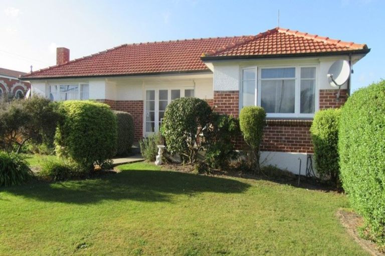 Photo of property in 1 Cameron Street, Waimate, 7924