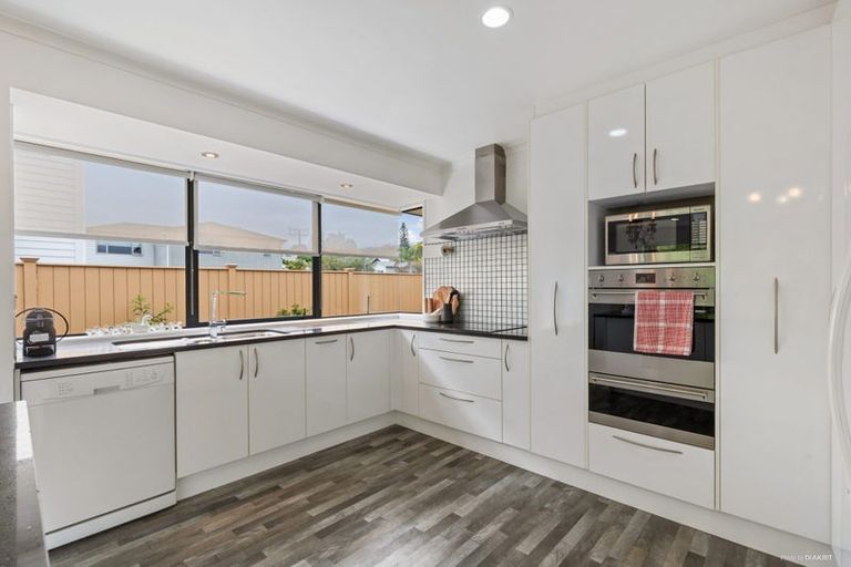 Photo of property in 25 Glenvar Road, Torbay, Auckland, 0630