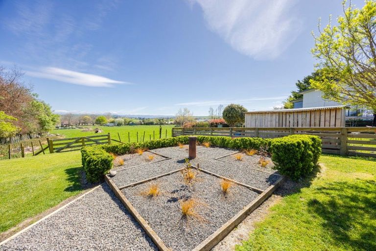 Photo of property in 14 Brooker Place, Waipukurau, 4200