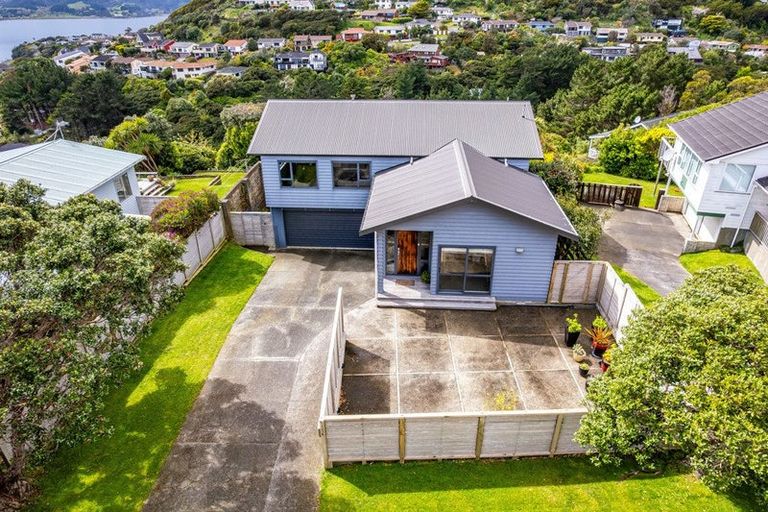 Photo of property in 154 Kahu Road, Paremata, Porirua, 5024