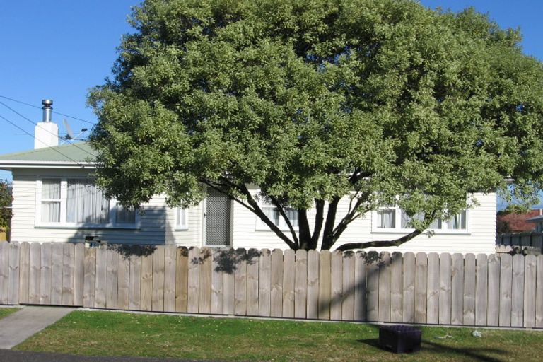 Photo of property in 44 Alma Crescent, Papakura, 2110