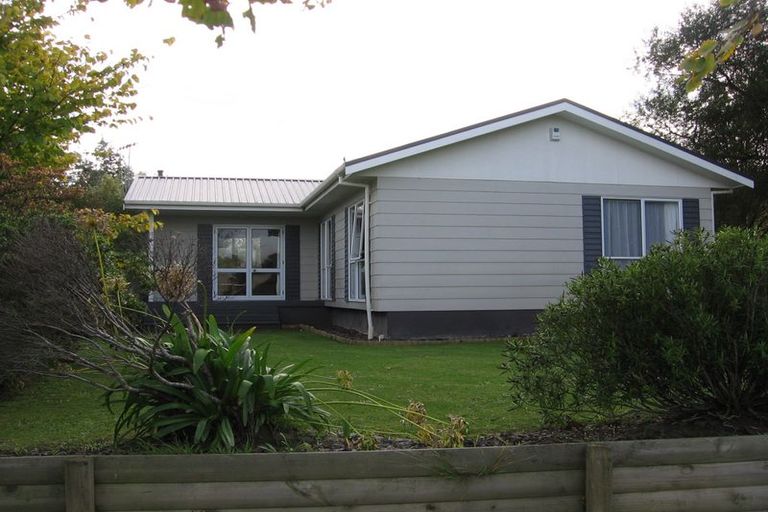 Photo of property in 17 Delta Place, Milson, Palmerston North, 4414