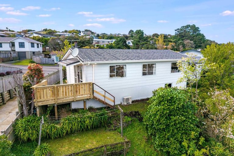 Photo of property in 12 Gaff Place, Whitby, Porirua, 5024
