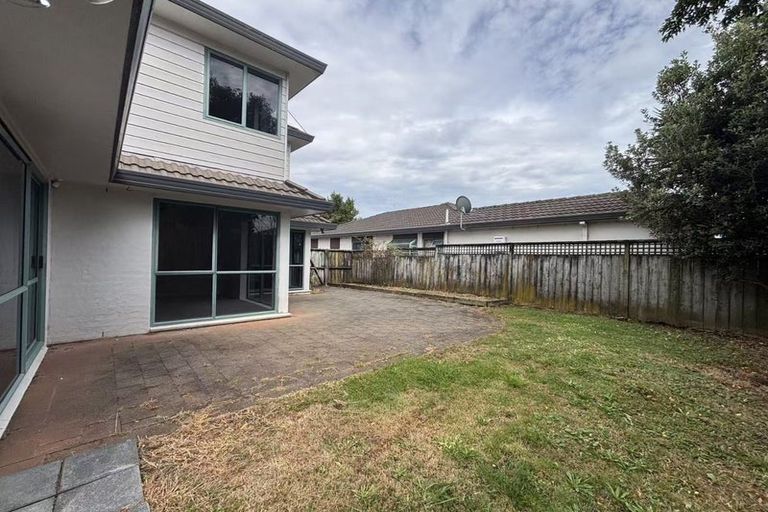 Photo of property in 2/15 Dunn Place, Farm Cove, Auckland, 2010