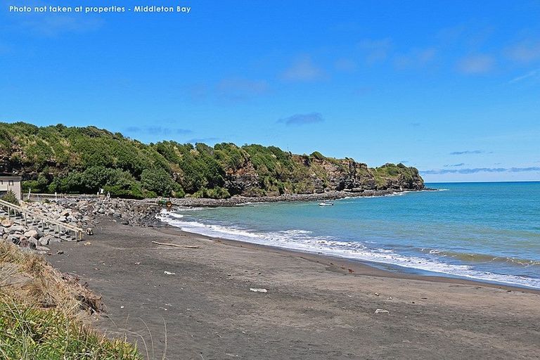 Photo of property in 6 Halse Place, Opunake, 4616