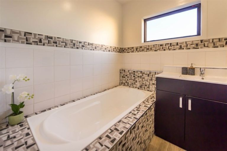 Photo of property in 2 Townshend Crescent, Halswell, Christchurch, 8025